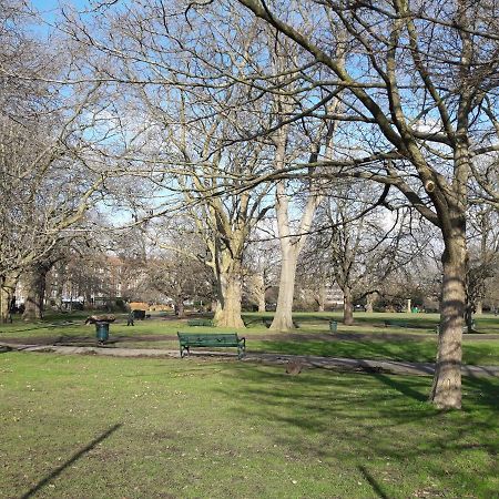 Apartment With Private Patio, And Park Across The Road (Adults Only) Londra Dış mekan fotoğraf