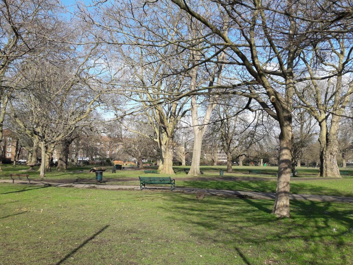 Apartment With Private Patio, And Park Across The Road (Adults Only) Londra Dış mekan fotoğraf